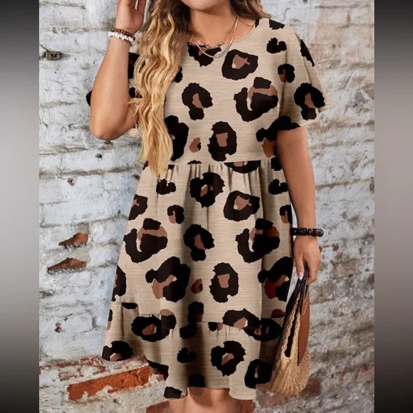 Plus Size Leopard Print Short Sleeve Dress - Picture 5 of 6